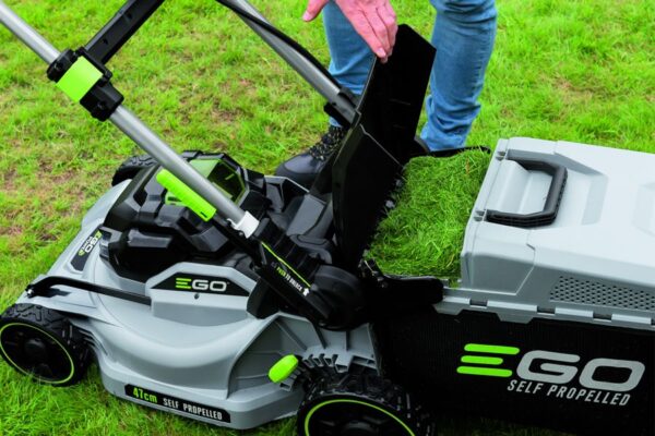 EGO 56 Volt LM1900ESP 19" Battery Powered Lawnmower Complete with Battery & Charger - Image 4