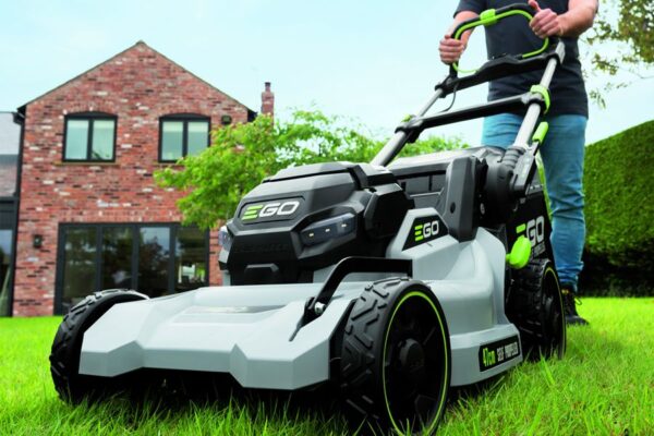 EGO 56 Volt LM1900ESP 19" Battery Powered Lawnmower Complete with Battery & Charger - Image 3